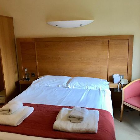 Winford Manor Hotel Экстерьер фото